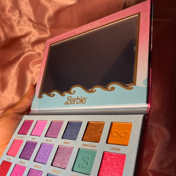 🩷NWT BARBIE EYESHADOW PALLET 🩷 - Picture 6 of 8